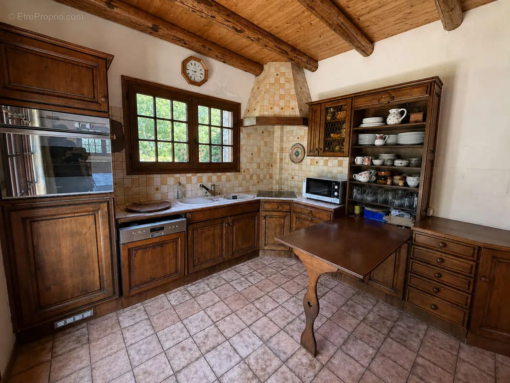 Cucina - House with Large Garden in Bozel
