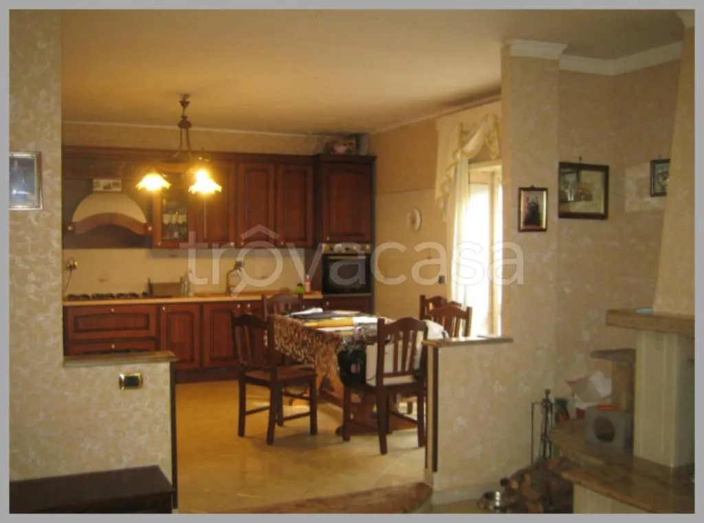 Söögituba - Auction Villa with Garden in Aprilia