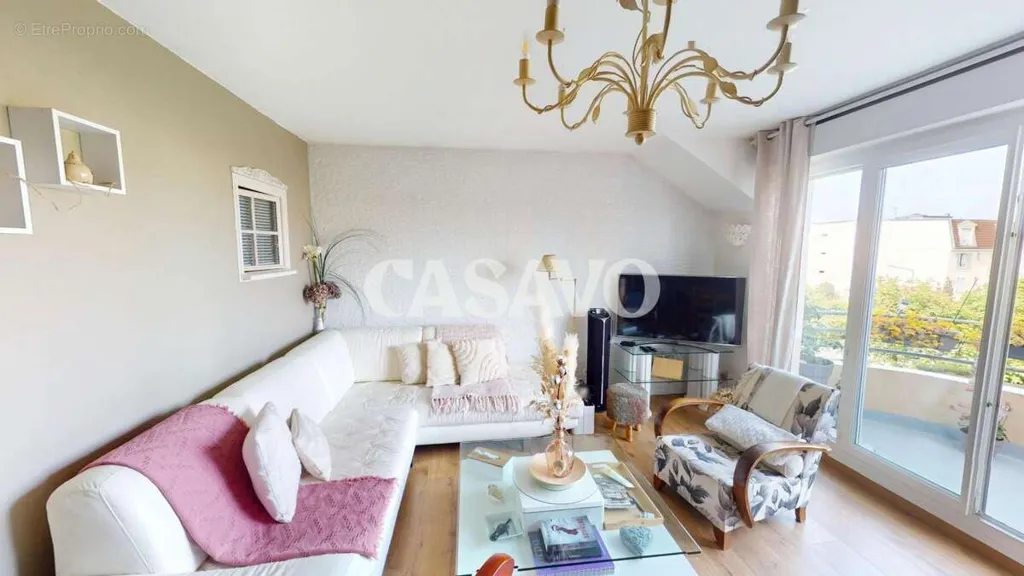 Séjour - Appartement 3 Pièces avec Balcon à Saint-Ouen-l'Aumône