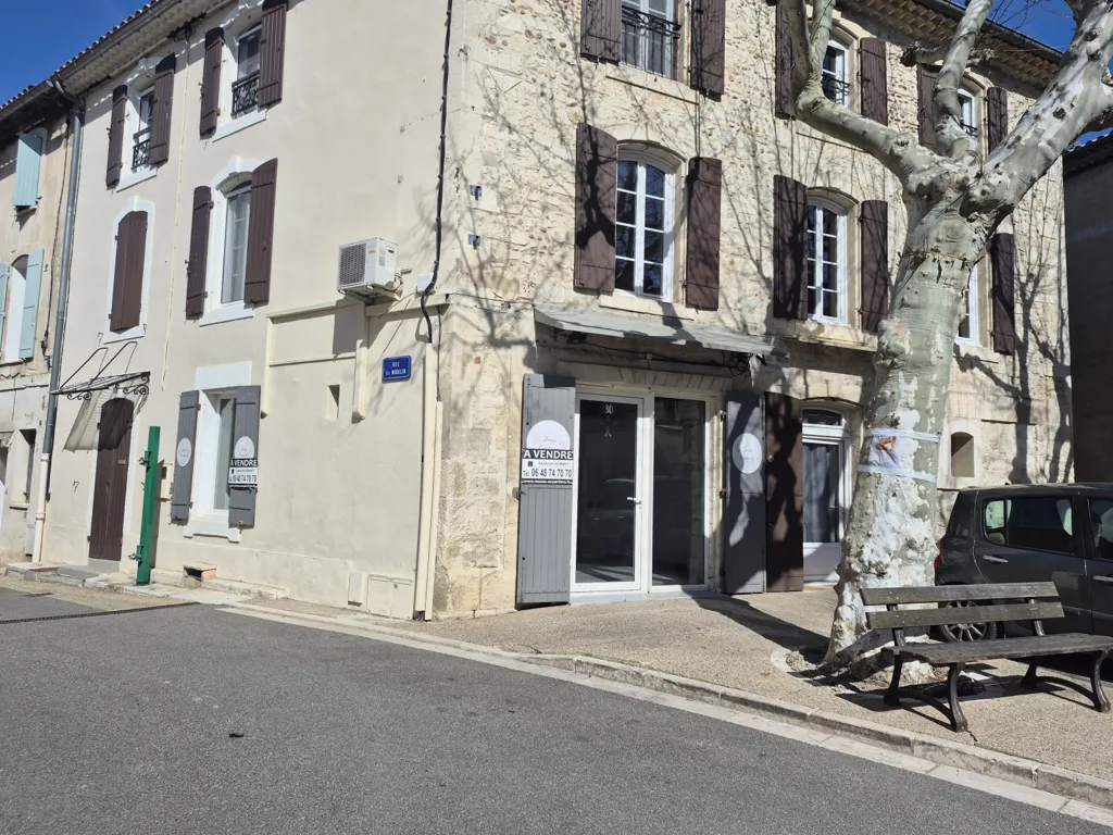 Extérieur - Immeuble avec Appartements et Local Commercial à Eyragues