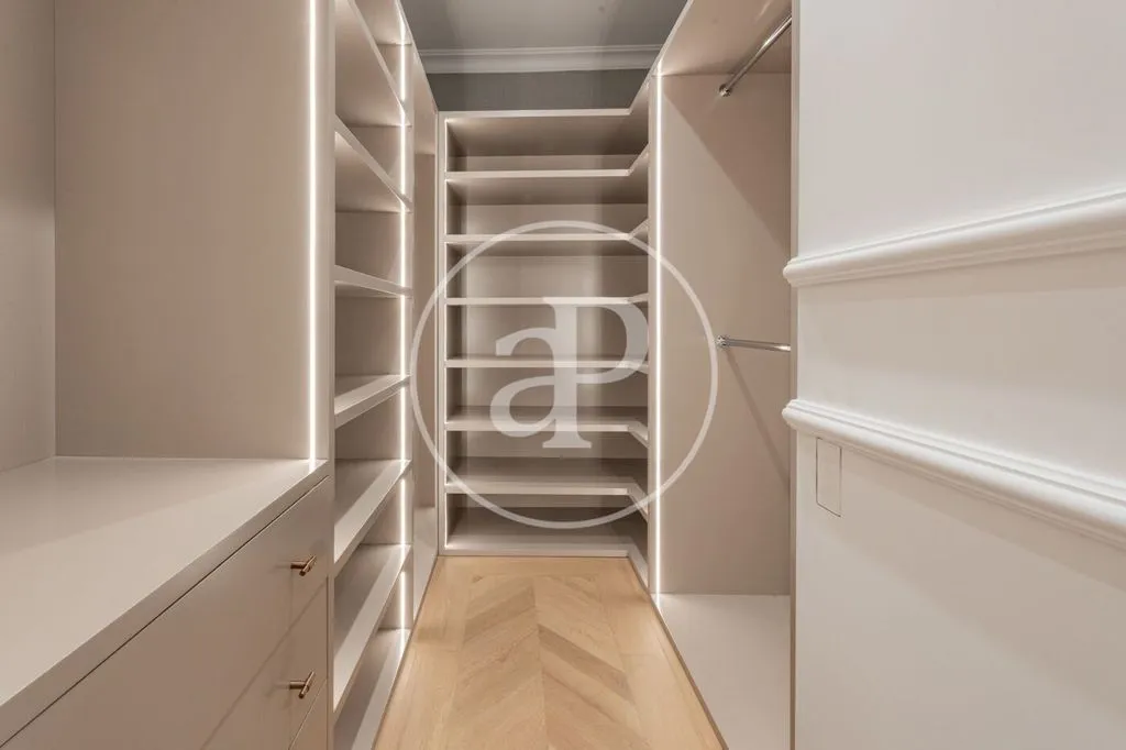 Stanze - Refurbished Flat with Balcony in Chueca, Madrid