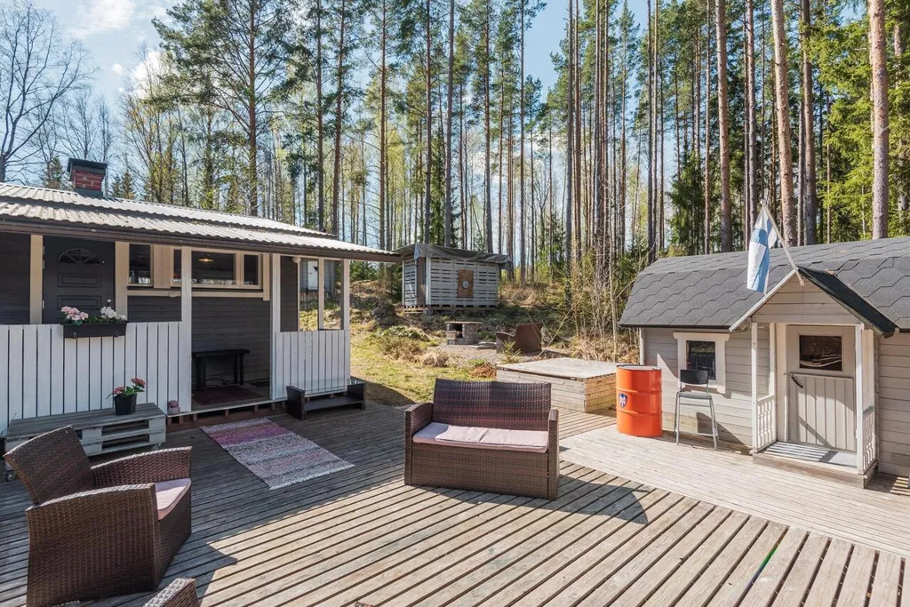 Terrasse - Cottage with Sauna and Lake View in Teisko