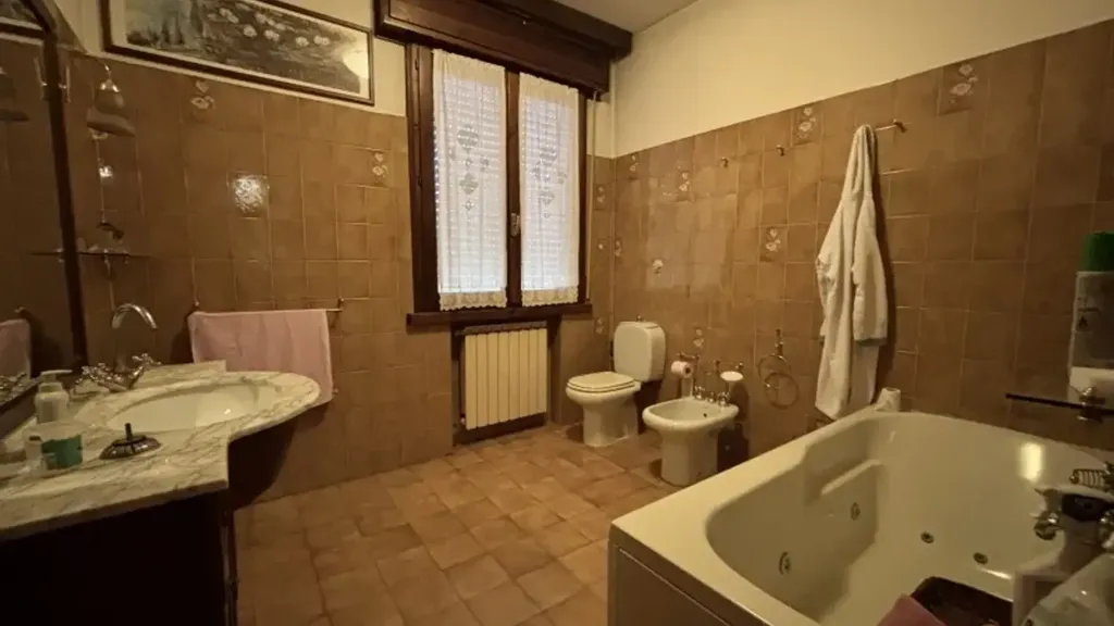 Salles de bain - Semi-Detached Villa with Garden in Soliera
