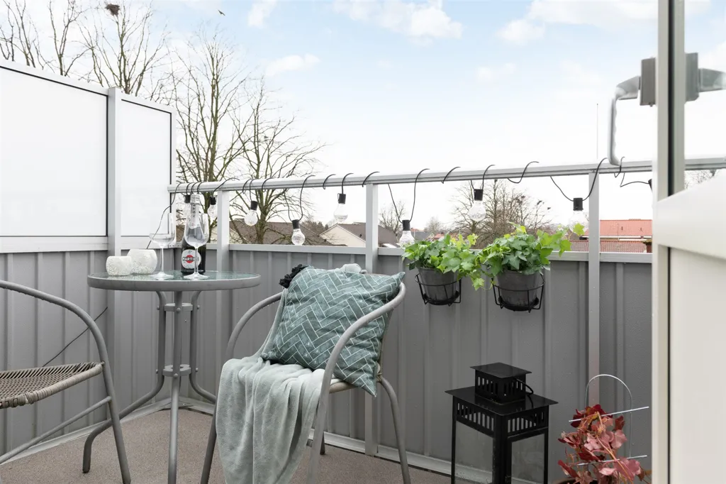 Rõdu - Two-Bedroom Flat with Balcony in Ekeby