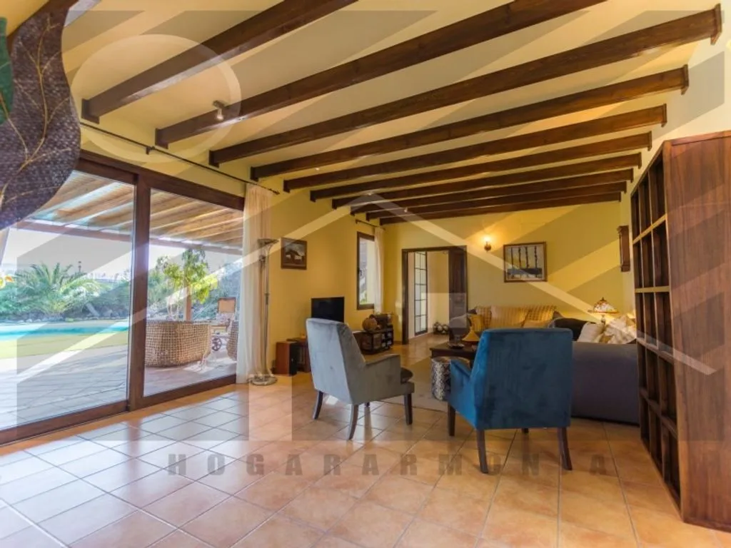 Elutuba - Luxury Villa with Dual Pools in Lajares