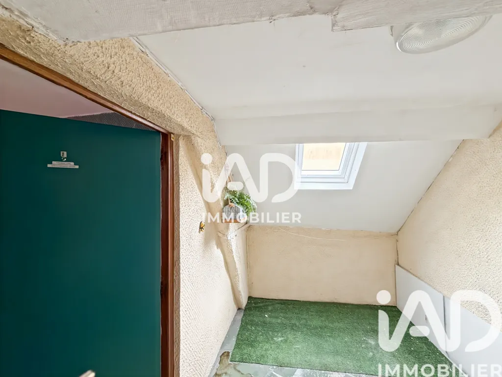 Toad - Charming 5-Bedroom Apartment in Sens