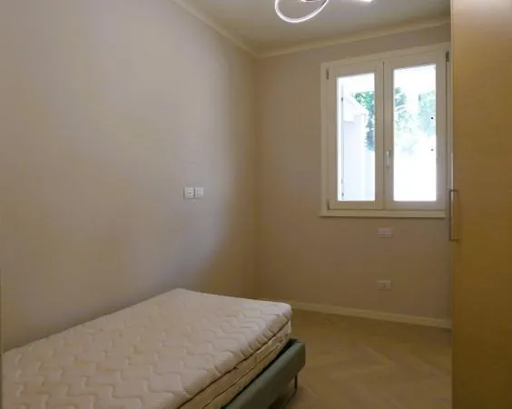 Chambres - Ground Floor Apartment with Terrace in Empoli