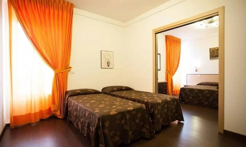 Chambres - Hotel Complex with Pool in Anghiari, Tuscany