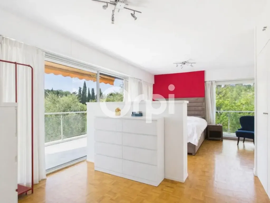 Chambres - Villa avec Piscine dans un Domaine Prestigieux à Valbonne