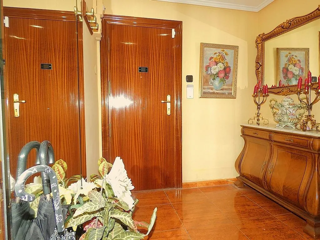 Entrée - Apartment with Balcony in Arrontegi Centre