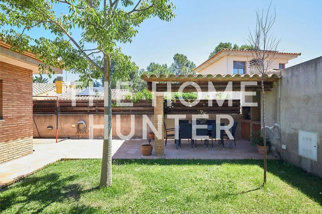 Aed - Chalet with Pool and Terrace in L'Escala