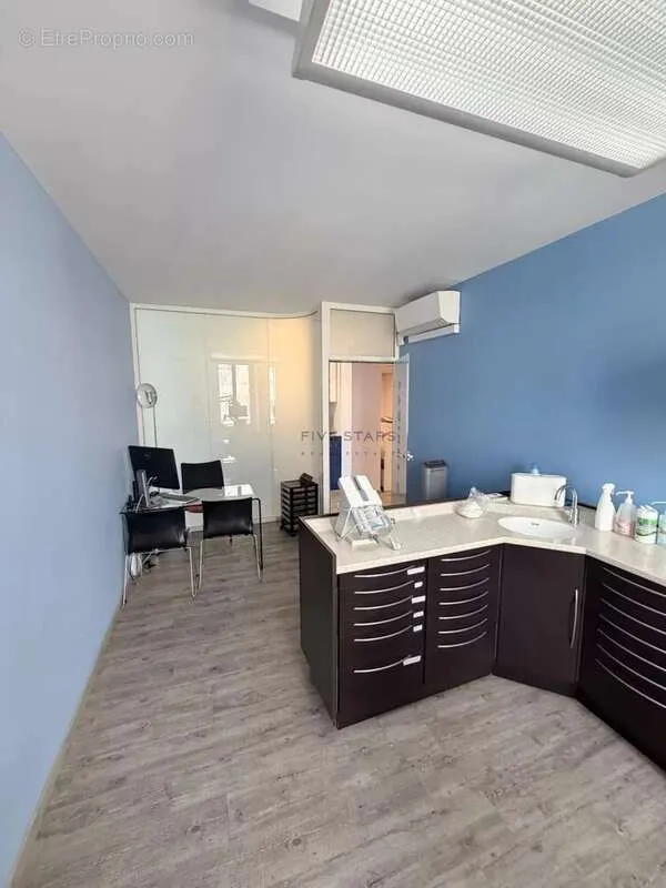 Kabinet - Luxury Apartment with Business Potential in Nice