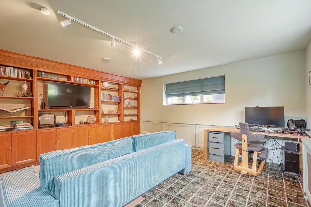 Bureau - Detached House with Garden in Purmerend