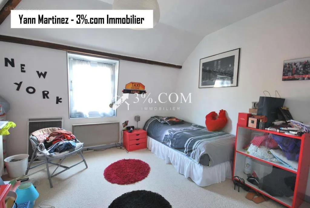 Bedrooms - Charming House with South-Facing Garden in Comines