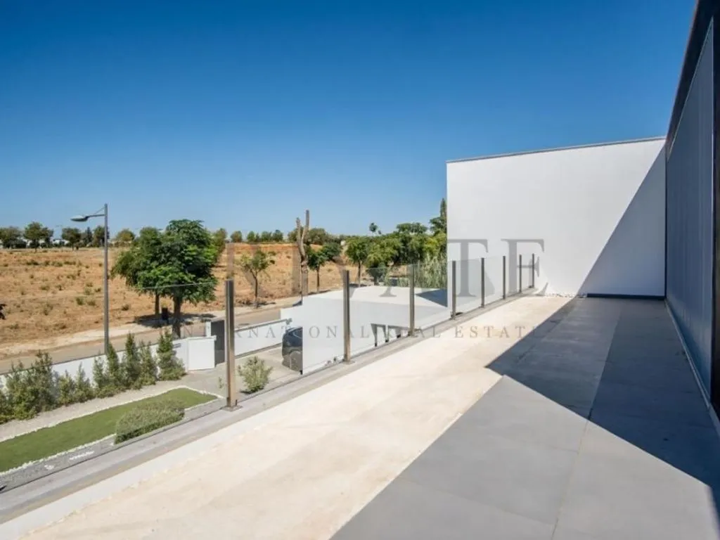Terrass - Contemporary Villa with Golf Views in Vilamoura