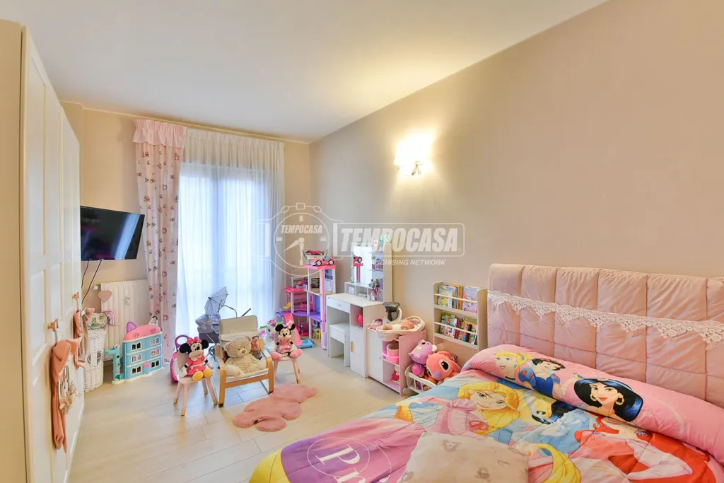 Chambres - Third Floor Flat with Balconies in Cantù
