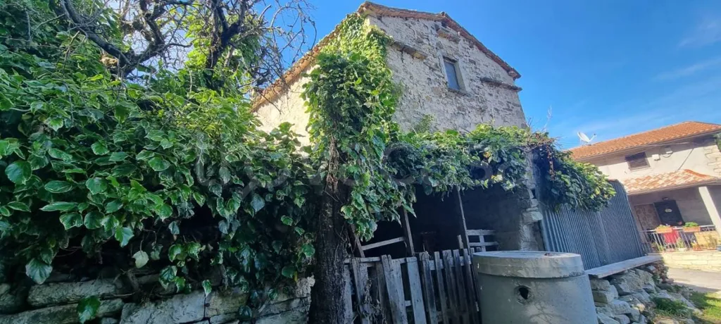 Aed - Rustic Property with Panoramic Views in Monte Cerignone