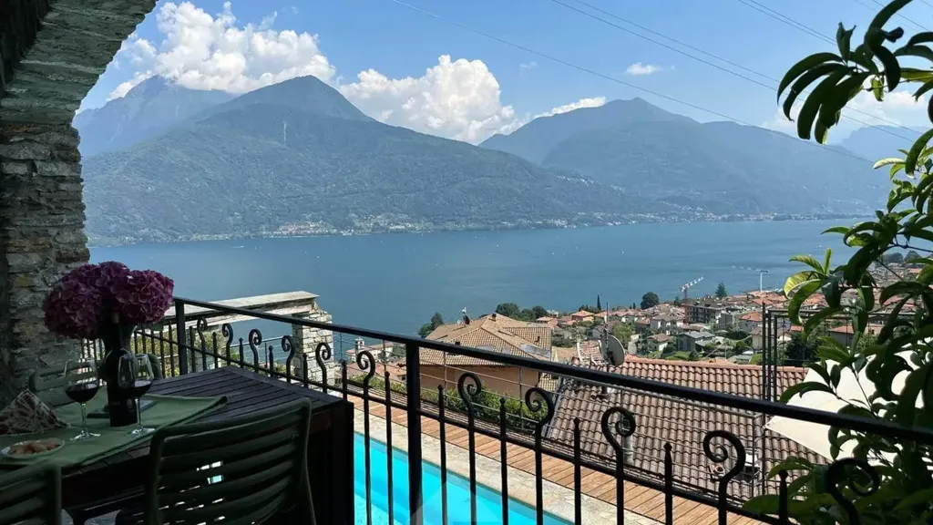Terrass - Rustic Lake View Apartment in Musso