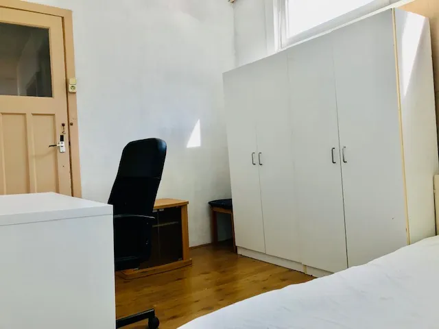 Bedrooms - Room in Quiet Area, Rotterdam Centre