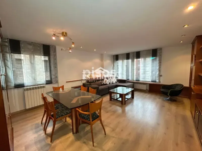 Söögituba - Spacious Flat with Thermal Water in Escaldes-Engordany
