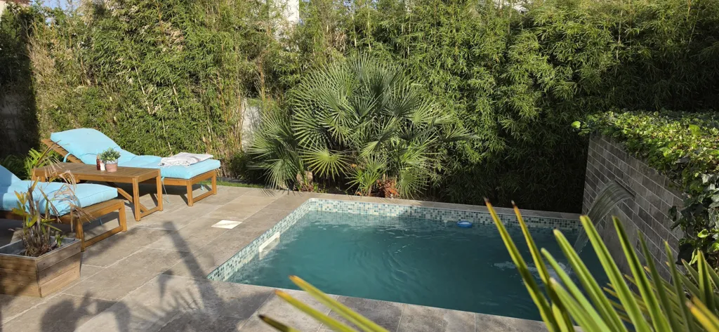 Pool - Villa with Pool and Garden in Candillargues
