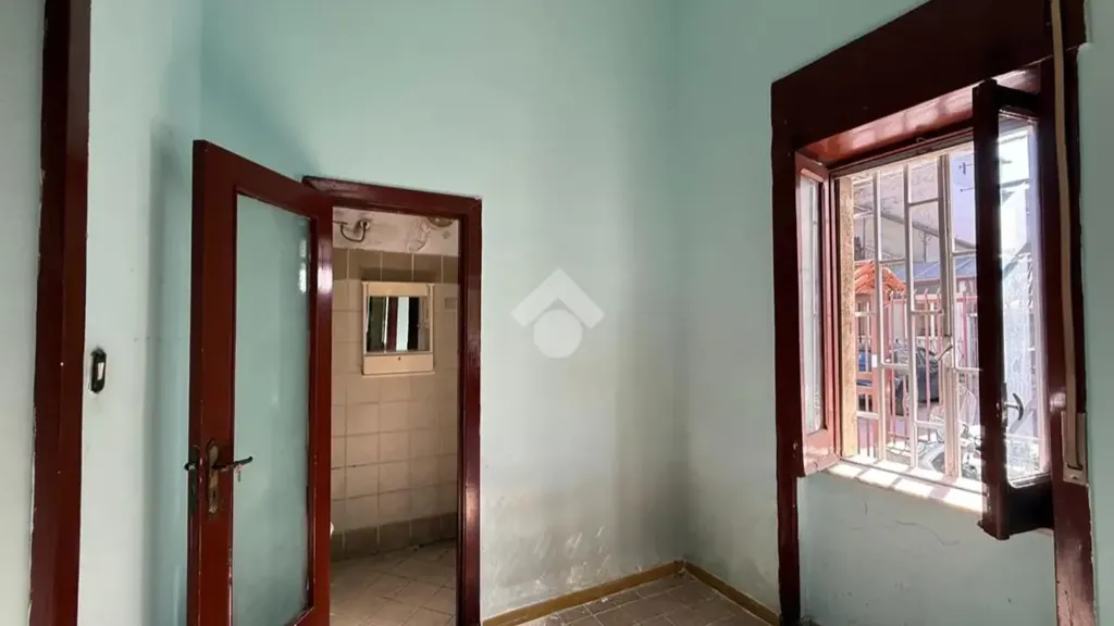 Esik - Three-Bedroom Flat with Terrace in Melito di Napoli