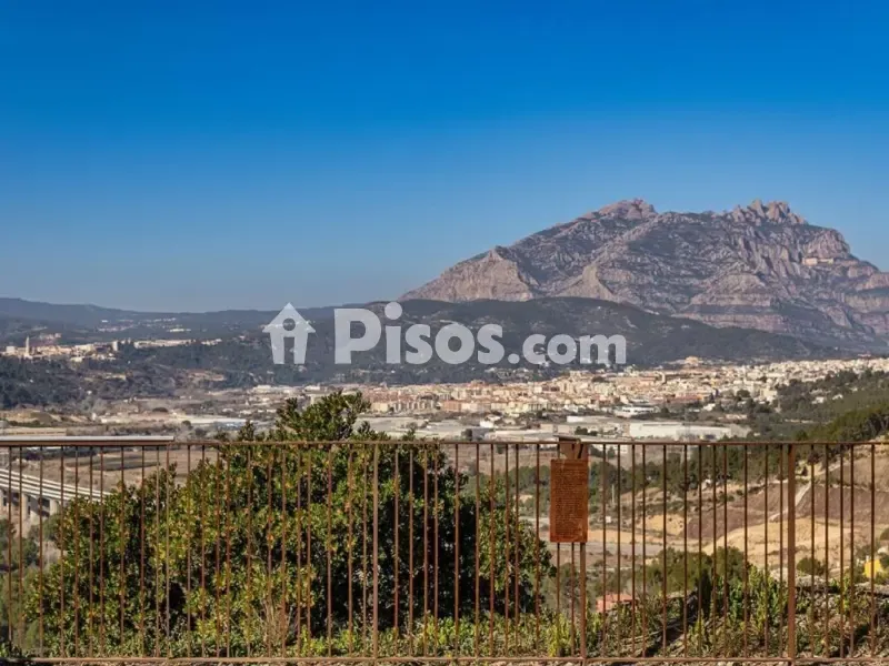Chalet to Renovate in Abrera