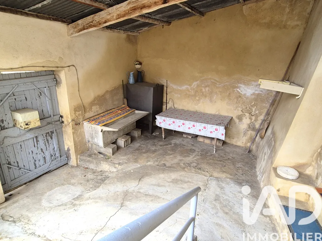 Aed - Village House with Renovation Potential in Sabran