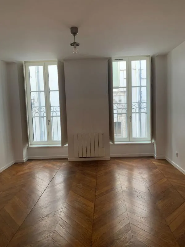 Rooms - T2 Flat with Terrace in City Centre