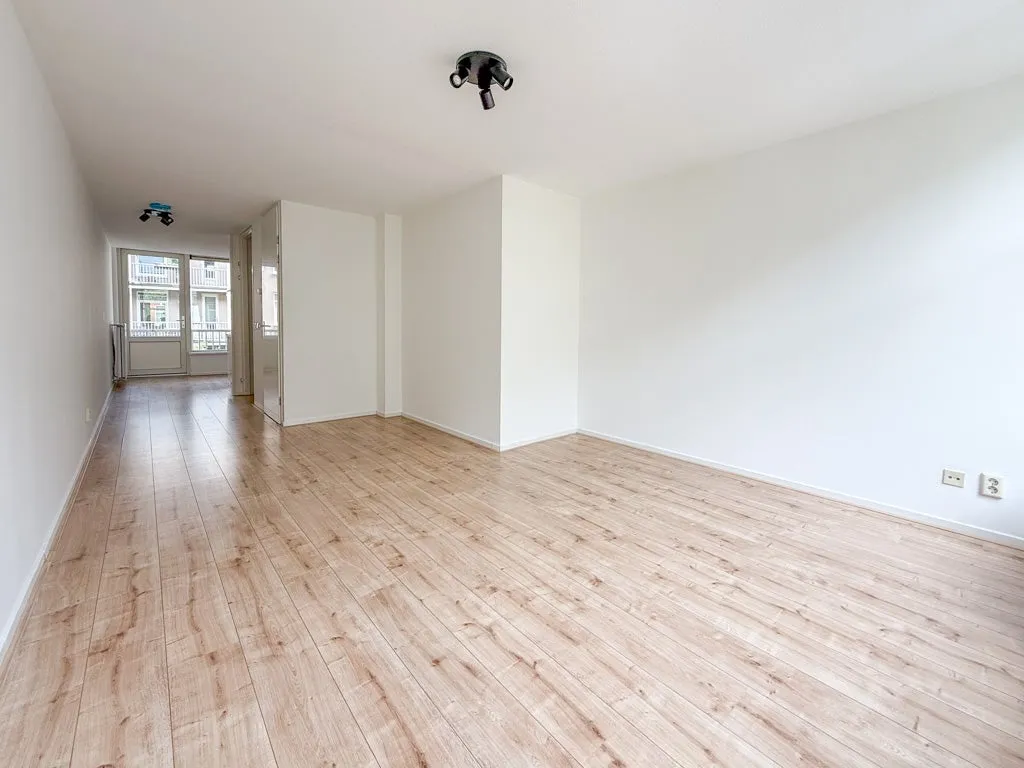 Pièces - Light 3-Bedroom Apartment in Central Amsterdam