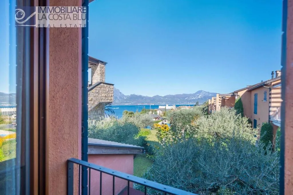 Balcone - Luxury Apartment with Pool in Torri del Benaco