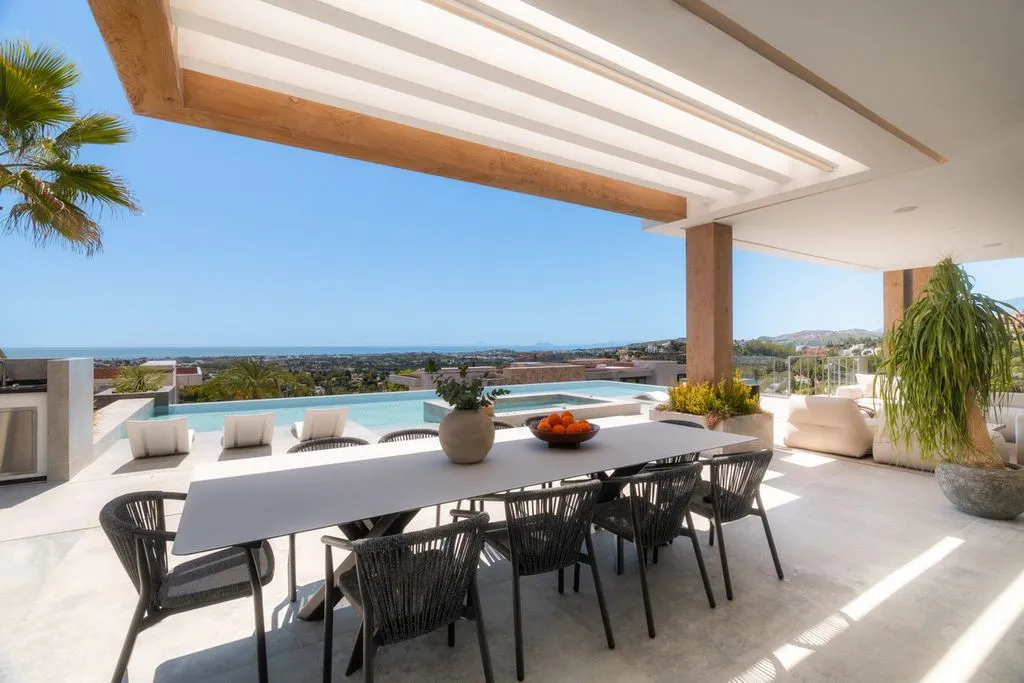 Terrass - Luxury Villa with Spa in La Quinta