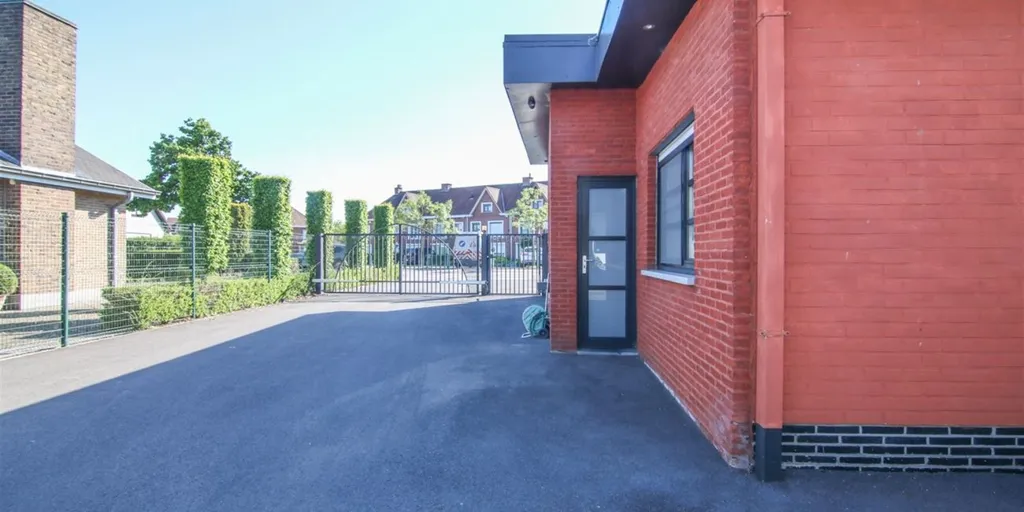Välivaade - Ground Floor House with Warehouse in Gullegem