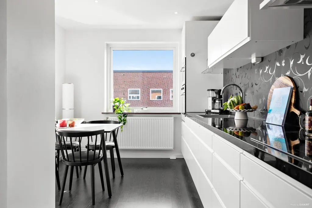 Cuisine - Bright Two-Bedroom Flat with Balcony in Trelleborg