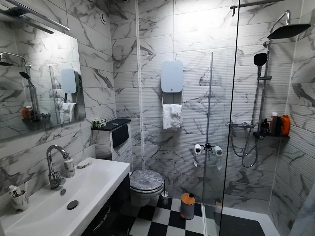 Bagni - Renovated House with Pool in Saintes