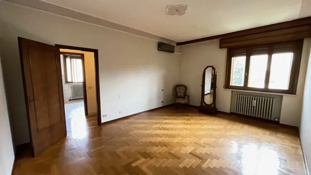 Elutuba - Spacious Apartment with Balcony in Suzzara