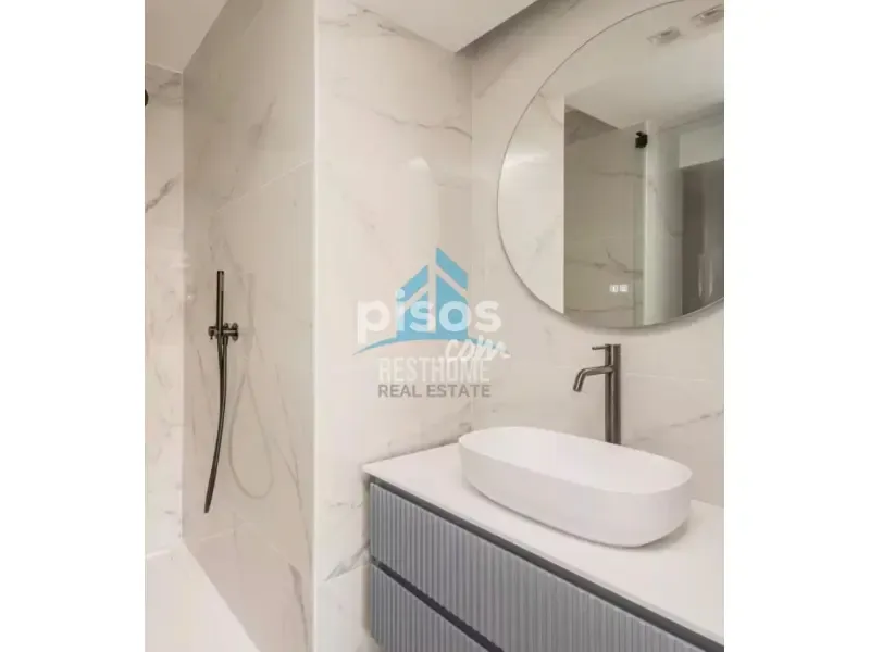 Salles de bain - Modernised Apartment with Views in Recoletos