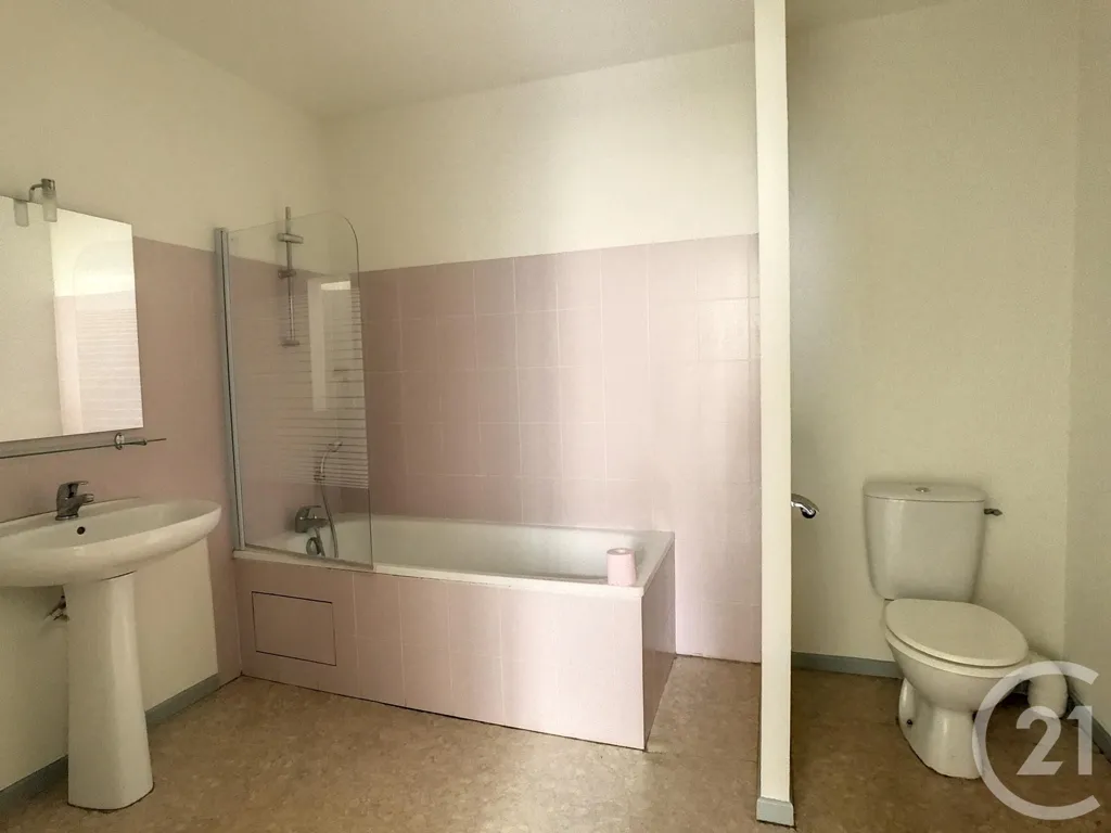 Vannitoad - Renovated Flat with Balcony in Fleurance