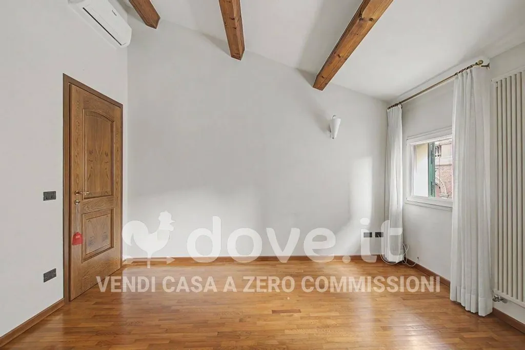 Pièces - Terraced House with Private Garden in Ferrara