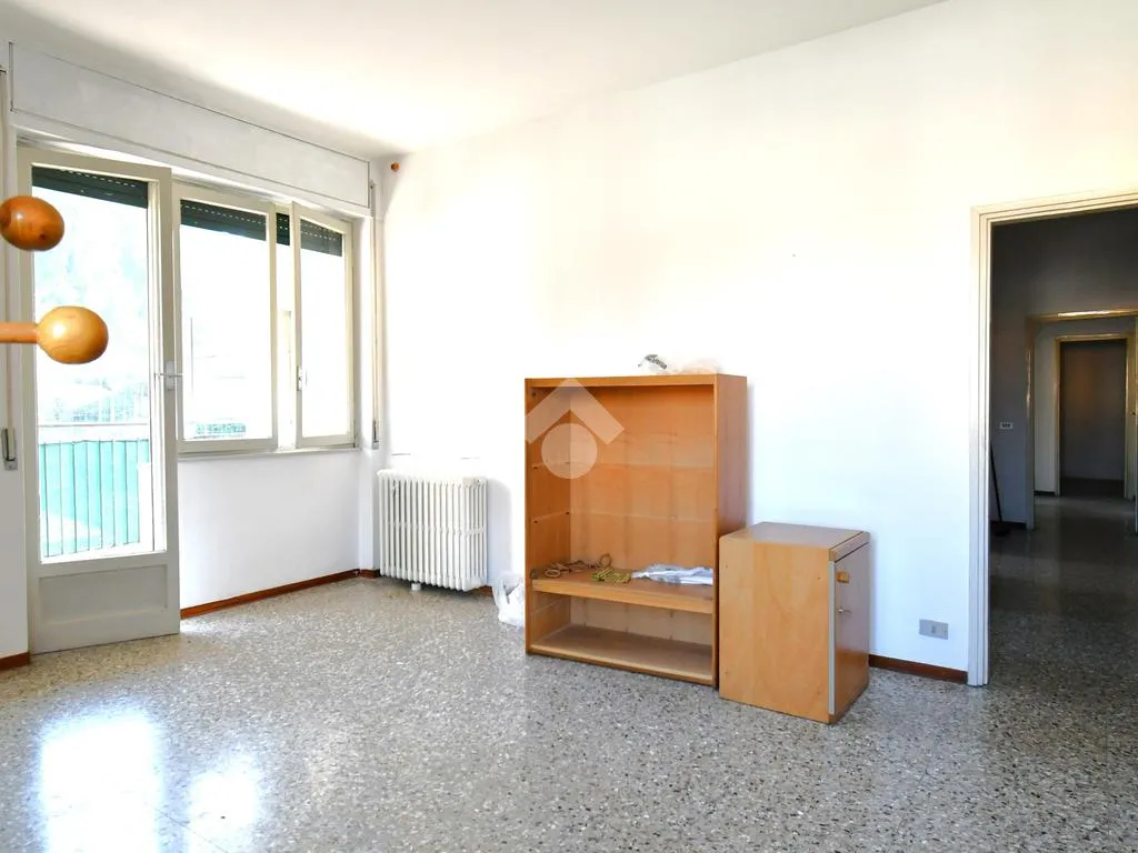 Séjour - Bright 3-Room Apartment with Balcony in Como