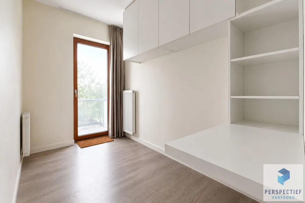 Pièces - Appartement avec Jardin et Terrasse à Proximité des Commodités