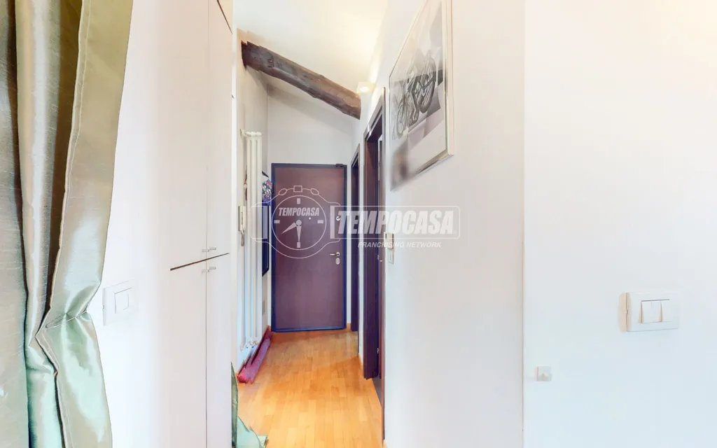 hallway_entrance