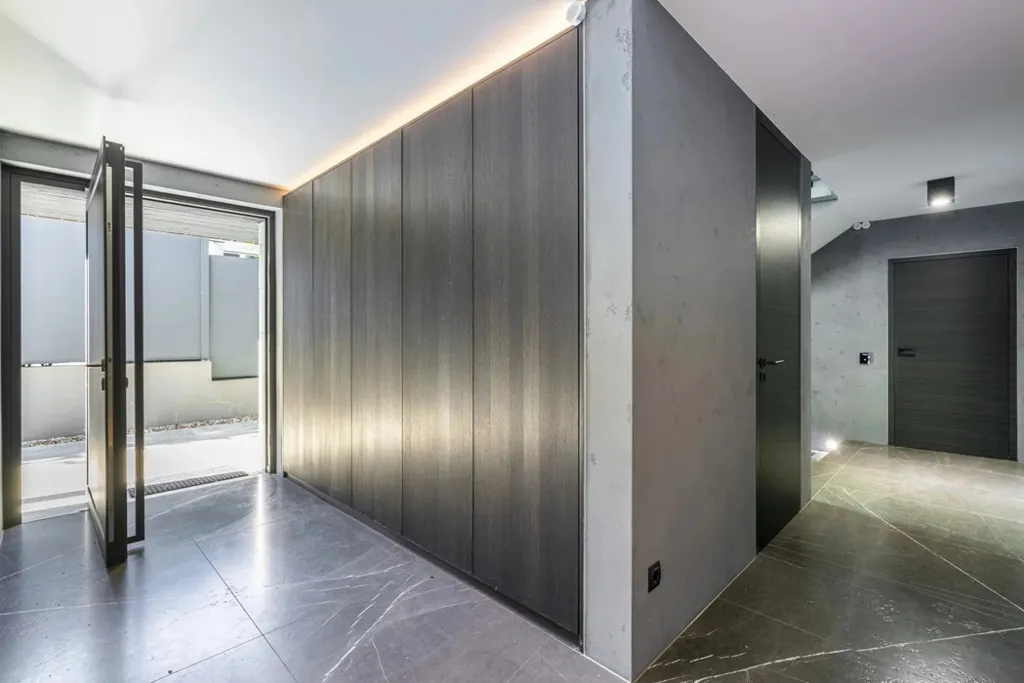 Entrée - Villa Luxueuse avec Piscine à Bereldange