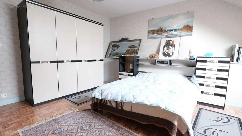 Magamistoad - Large Semi-Detached House with Garden in Onlay