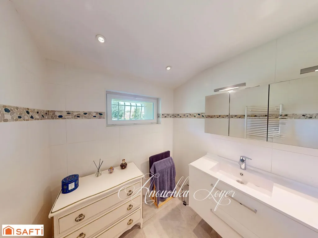 Bagni - Architecturally Renovated Stone House with Pool in Langon