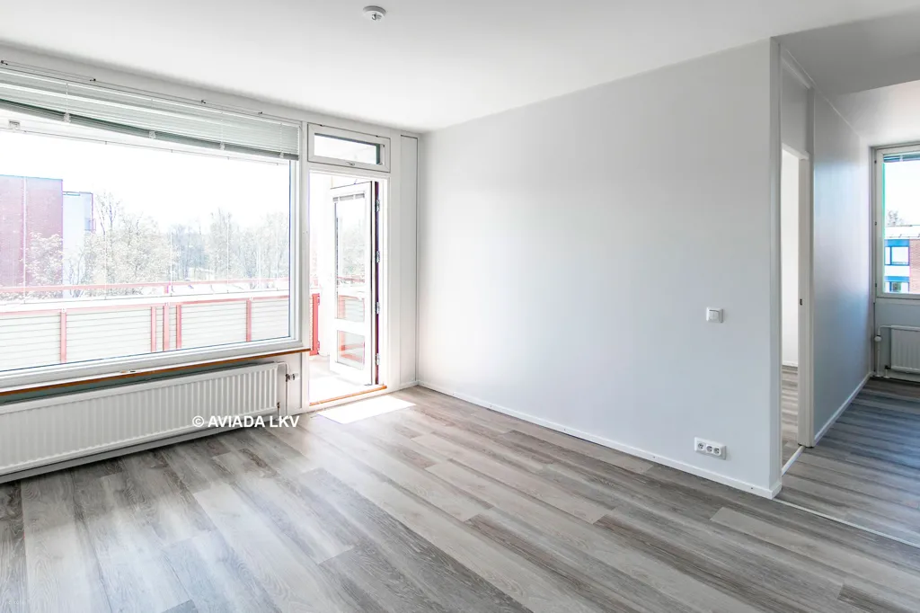 Pièces - Spacious Apartment with Balcony in Vantaa