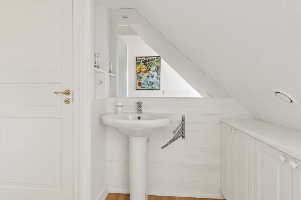 Bagni - Historic Apartment with Harbour View in Svaneke