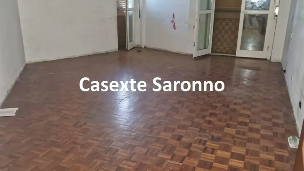 Séjour - Central Apartment for Renovation in Somma Lombardo