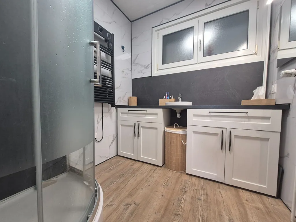 Salles de bain - Maison avec Jardin et Garage à Angres