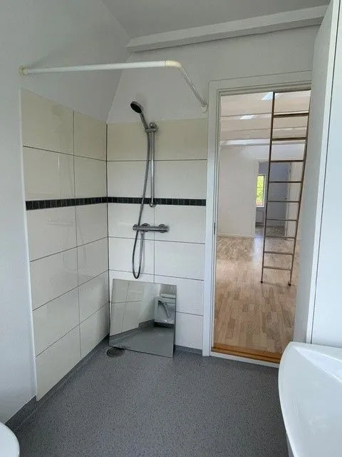 Salles de bain - Appartement 3 pièces à Helsinge